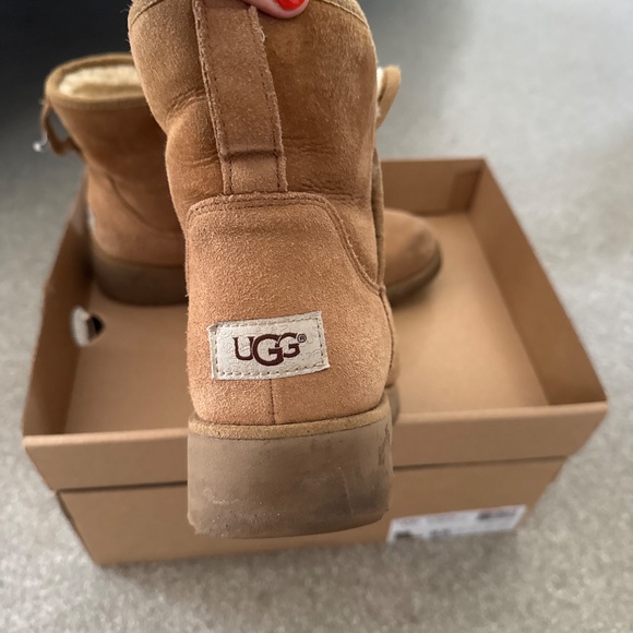 Ugg women’s boots - Picture 2 of 3